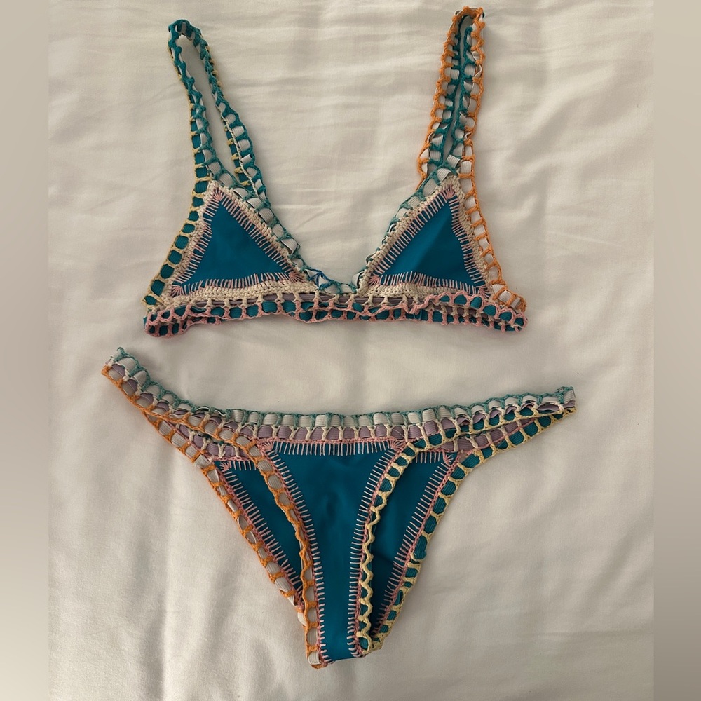 Kiini Bikini in Liv Style